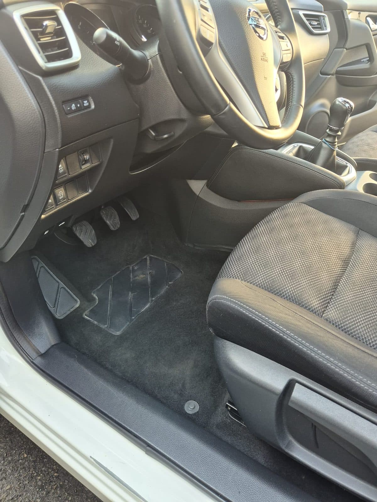 Nettoyage plancher conducteur très encrassé