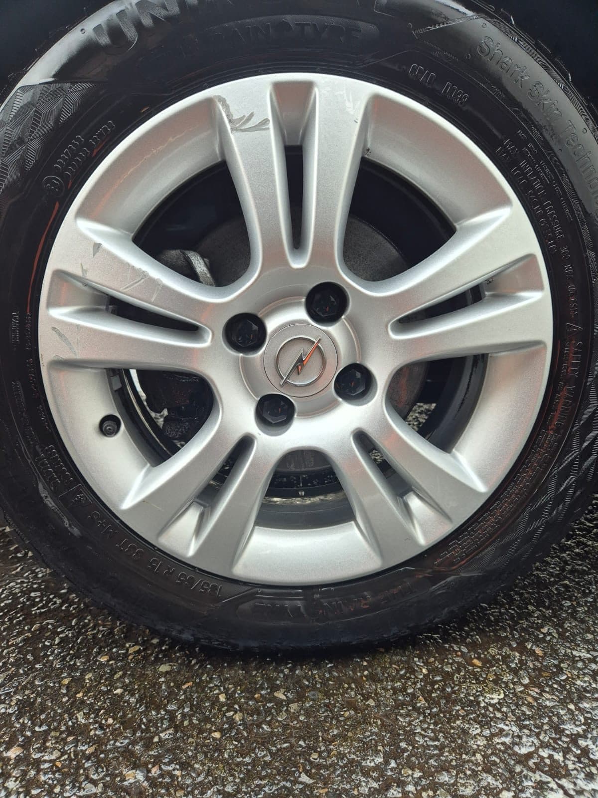 Nettoyage jante encrassée et rouillée